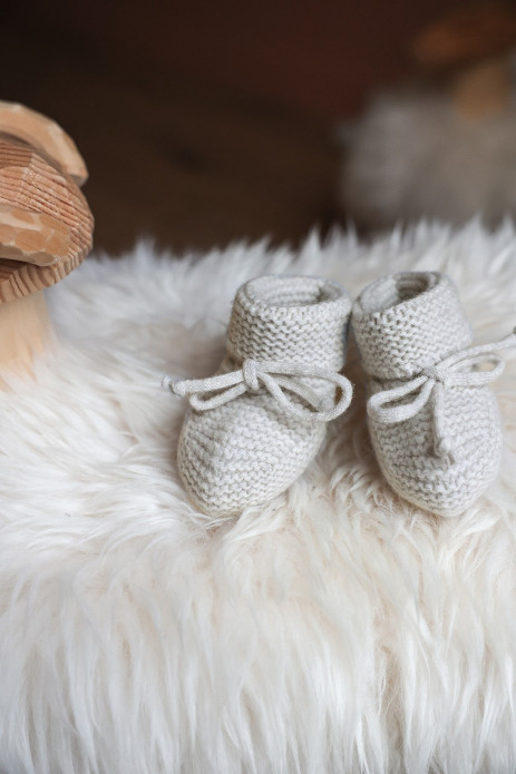 bonito patuco de punto para bebé - lista de maternidad - idea de regalo de nacimiento