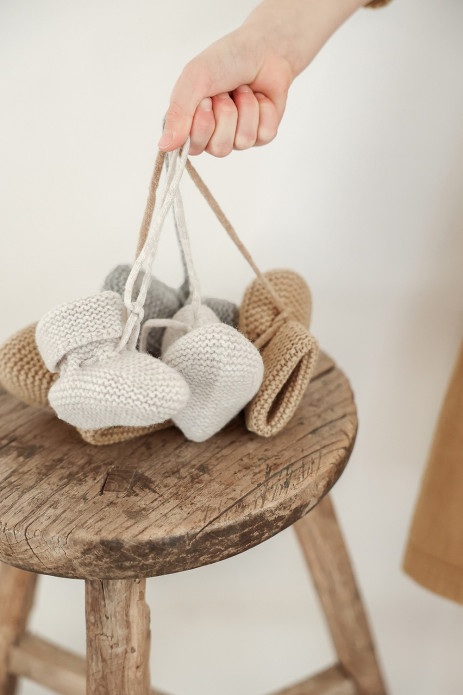 bonito patuco de punto para bebé - lista de maternidad - idea de regalo de nacimiento