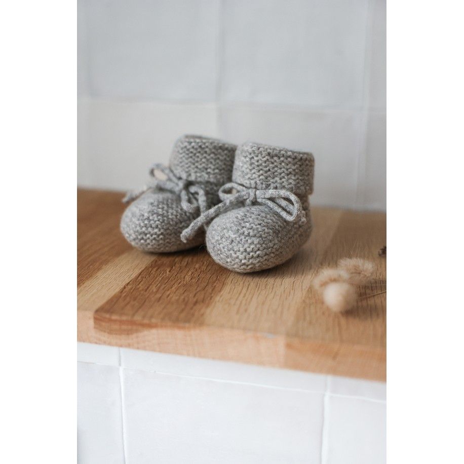 bonito patuco de punto para bebé - lista de maternidad - idea de regalo de nacimiento
