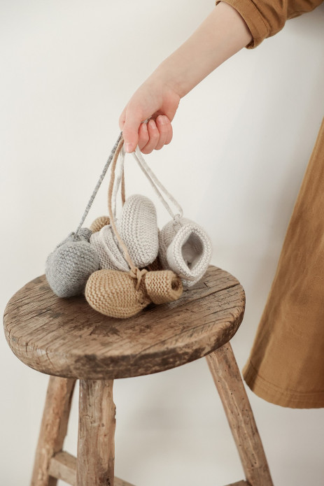 bonito patuco de punto para bebé - lista de maternidad - idea de regalo de nacimiento