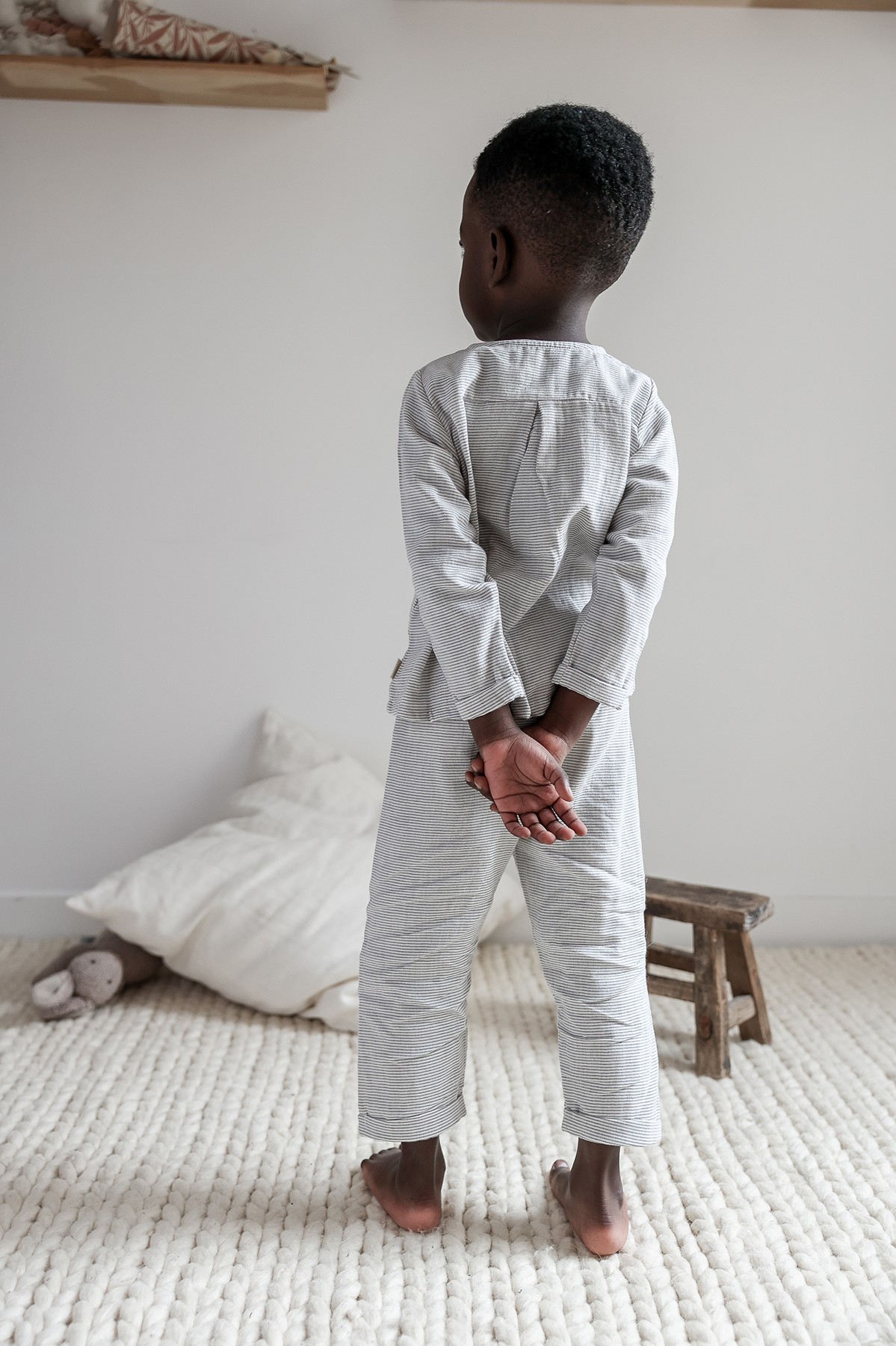 pijama infantil de dos piezas en gasa de algodón orgánico con botones de madera