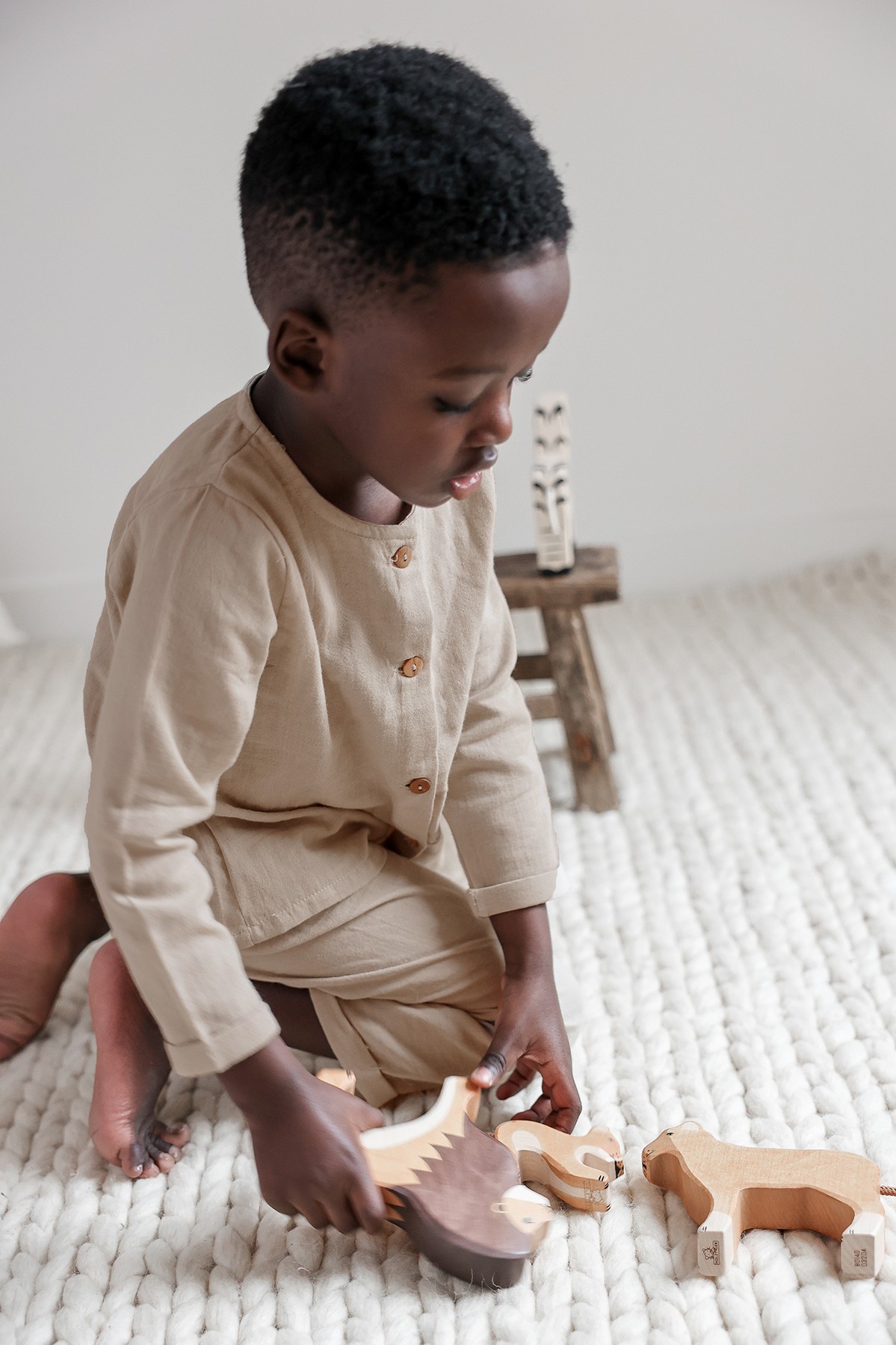pijama infantil de dos piezas en gasa de algodón orgánico con botones de madera