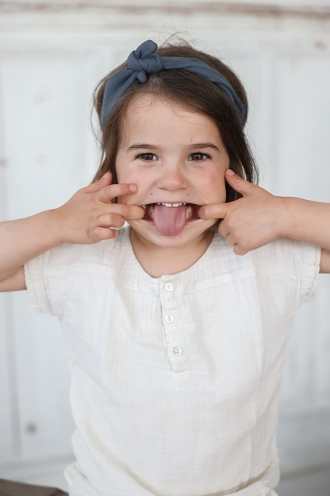 Bonita cinta para el pelo con lazo liso y ajustable, de gasa de algodón, para bebés y niñas pequeñas