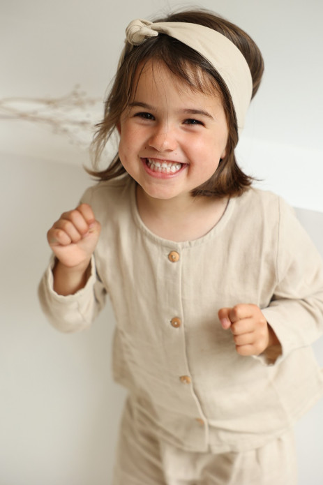 bonita diadema con lazo liso y ajustable en gasa de algodón para bebé y niña pequeña
