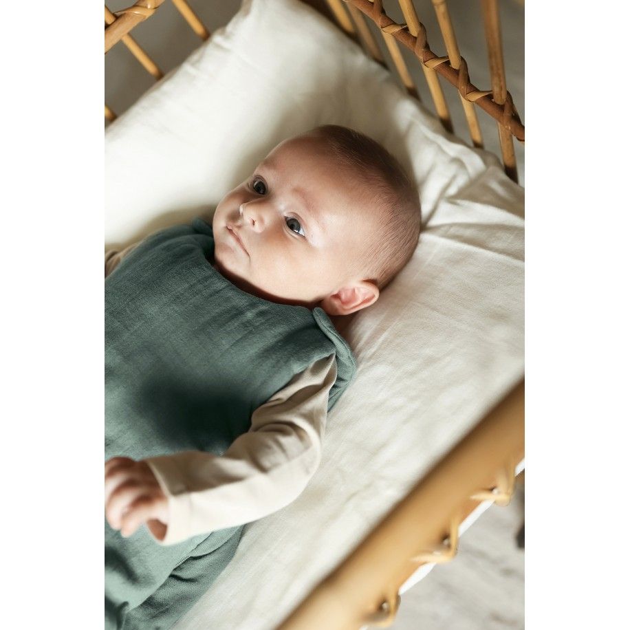 bonito saco de dormir para bebé con botones de madera