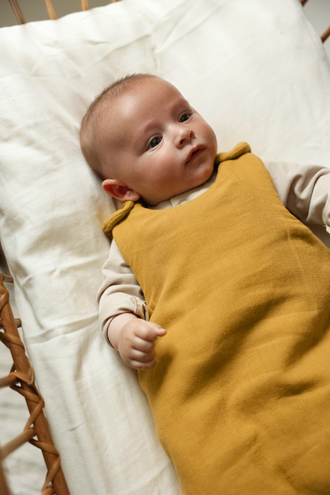 bonito saco de dormir turbulette para bebé con botones de madera