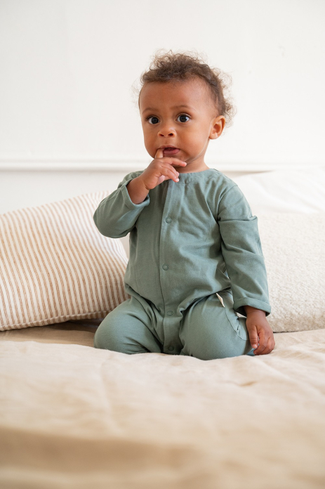 lovely plain organic cotton jersey pajamas for baby with snap buttons