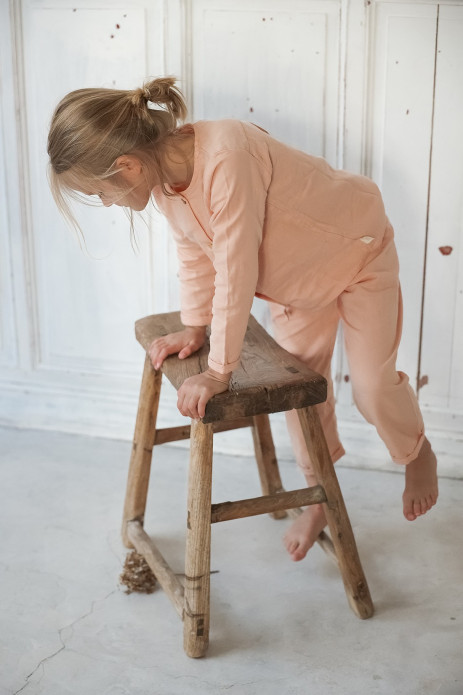 pijama infantil de dos piezas en gasa de algodón orgánico con botones de madera