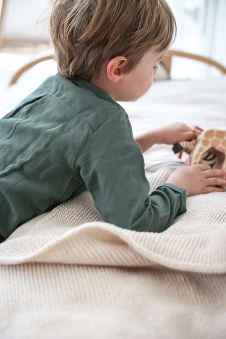 children's two-piece pajamas in organic cotton gauze with wooden buttons