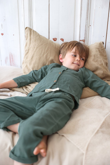 children's two-piece pajamas in organic cotton gauze with wooden buttons