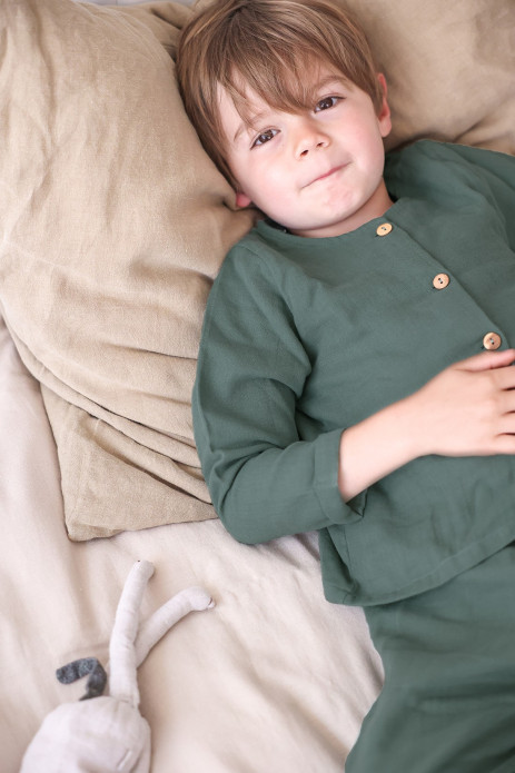 children's two-piece pajamas in organic cotton gauze with wooden buttons