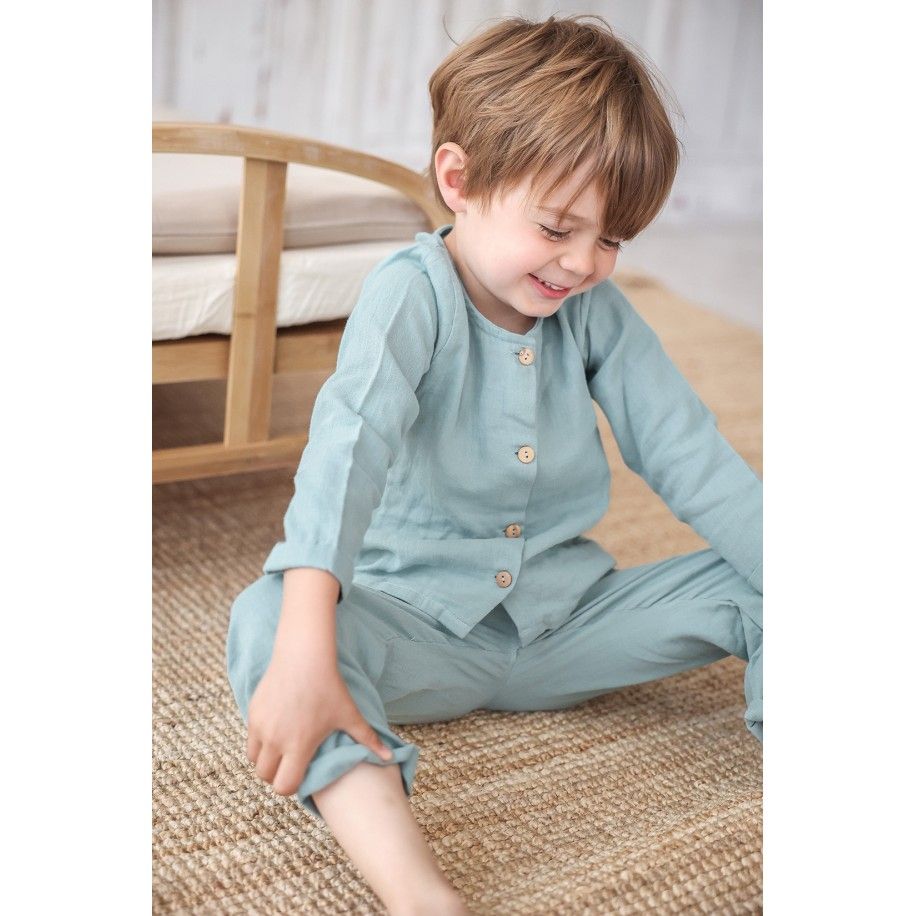 pijama infantil de dos piezas en gasa de algodón orgánico con botones de madera