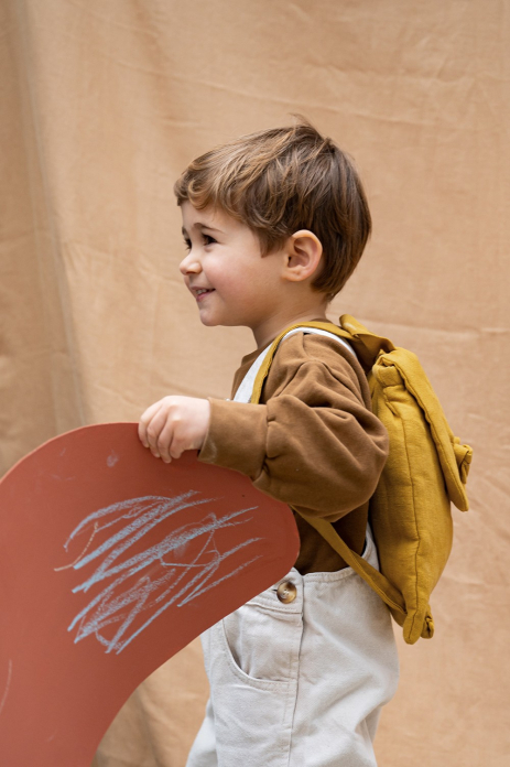 Pequeña mochila de lino personalizada para bebé, un regalo de nacimiento personalizado