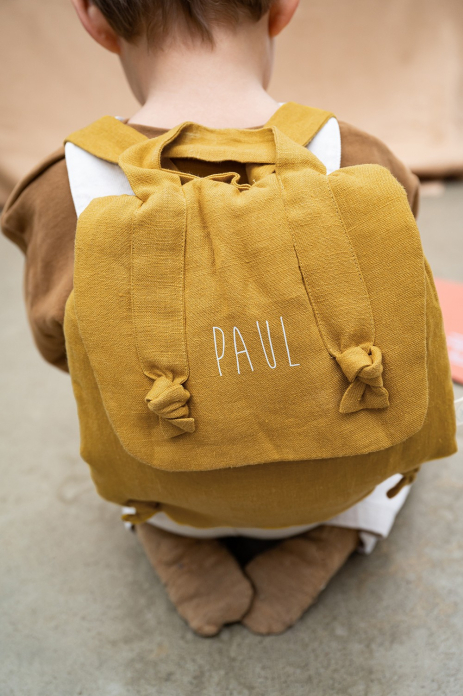 Pequeña mochila de lino personalizada para bebé, un regalo de nacimiento personalizado