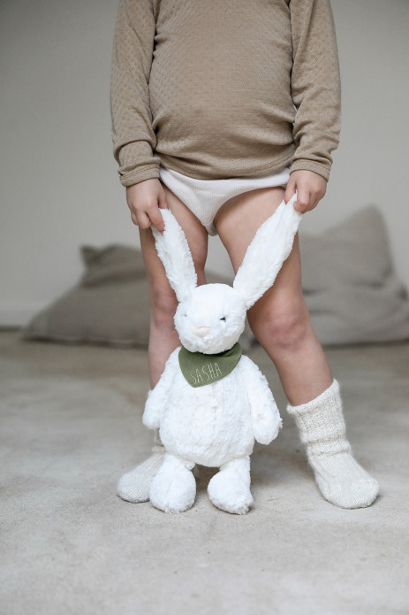 peluche conejo suave con pañuelo personalizado - idea de regalo para bebé