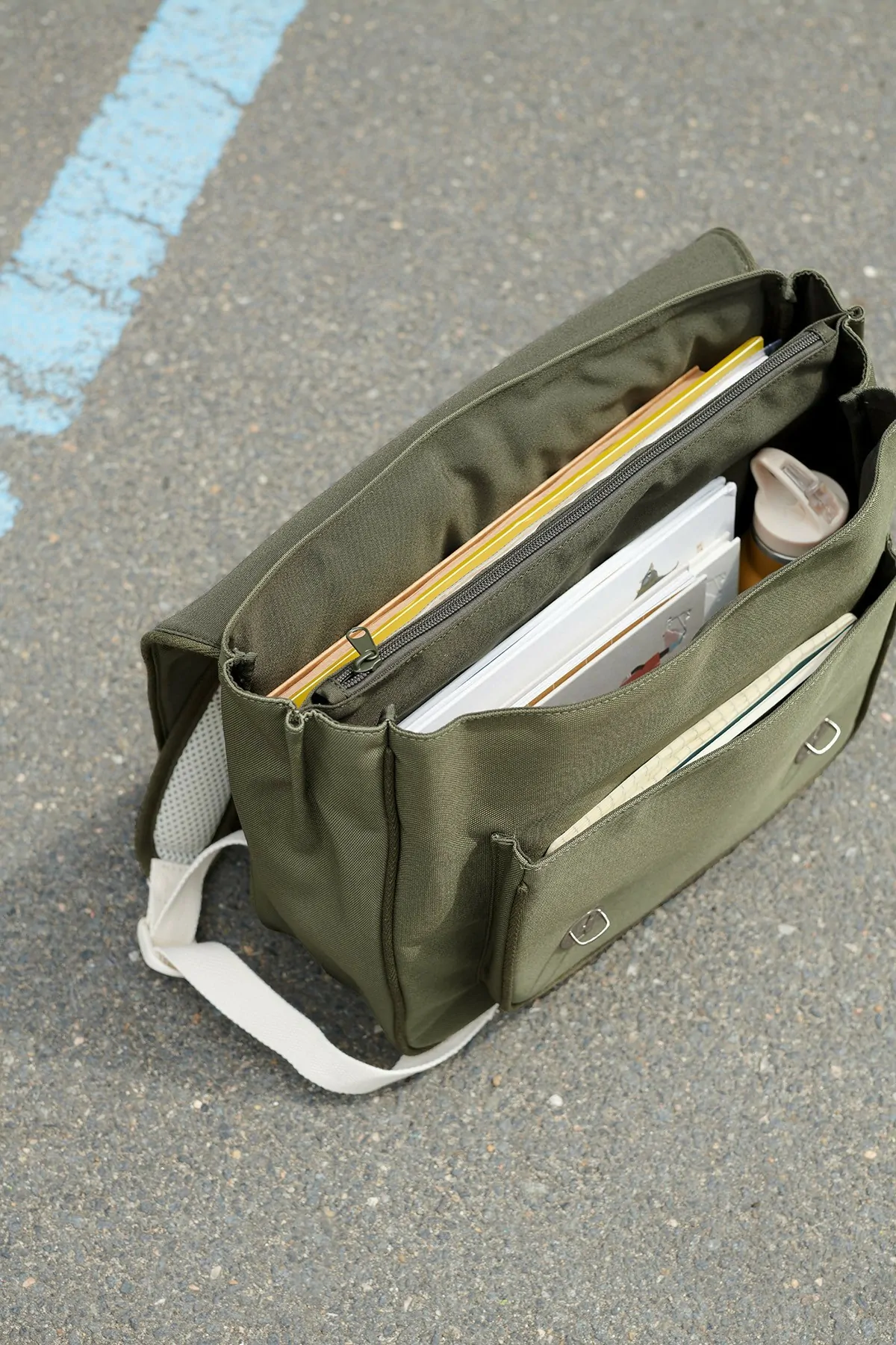 solid elementary school satchel - rigid and customizable