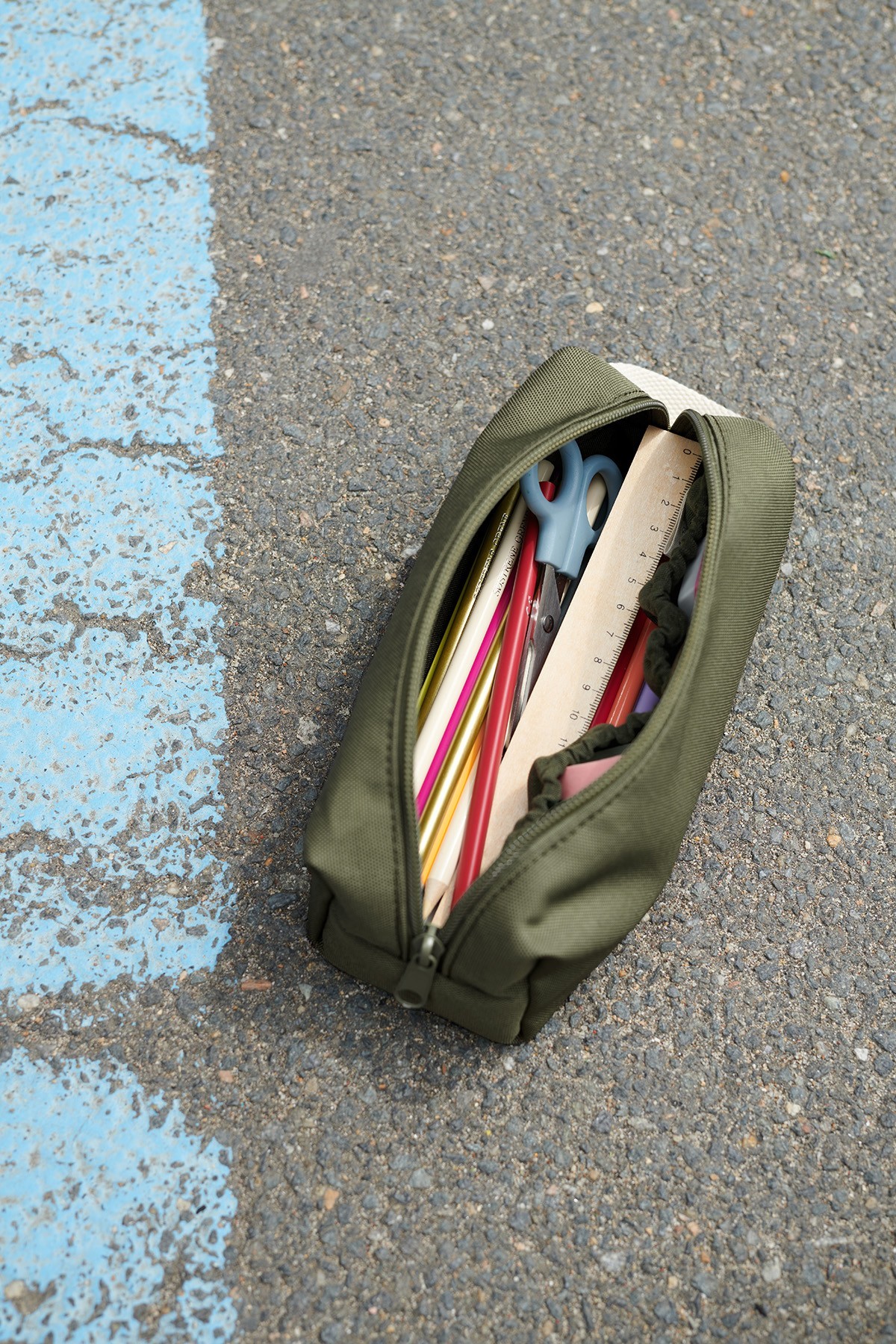 bonito estuche escolar liso y personalizado con cremallera