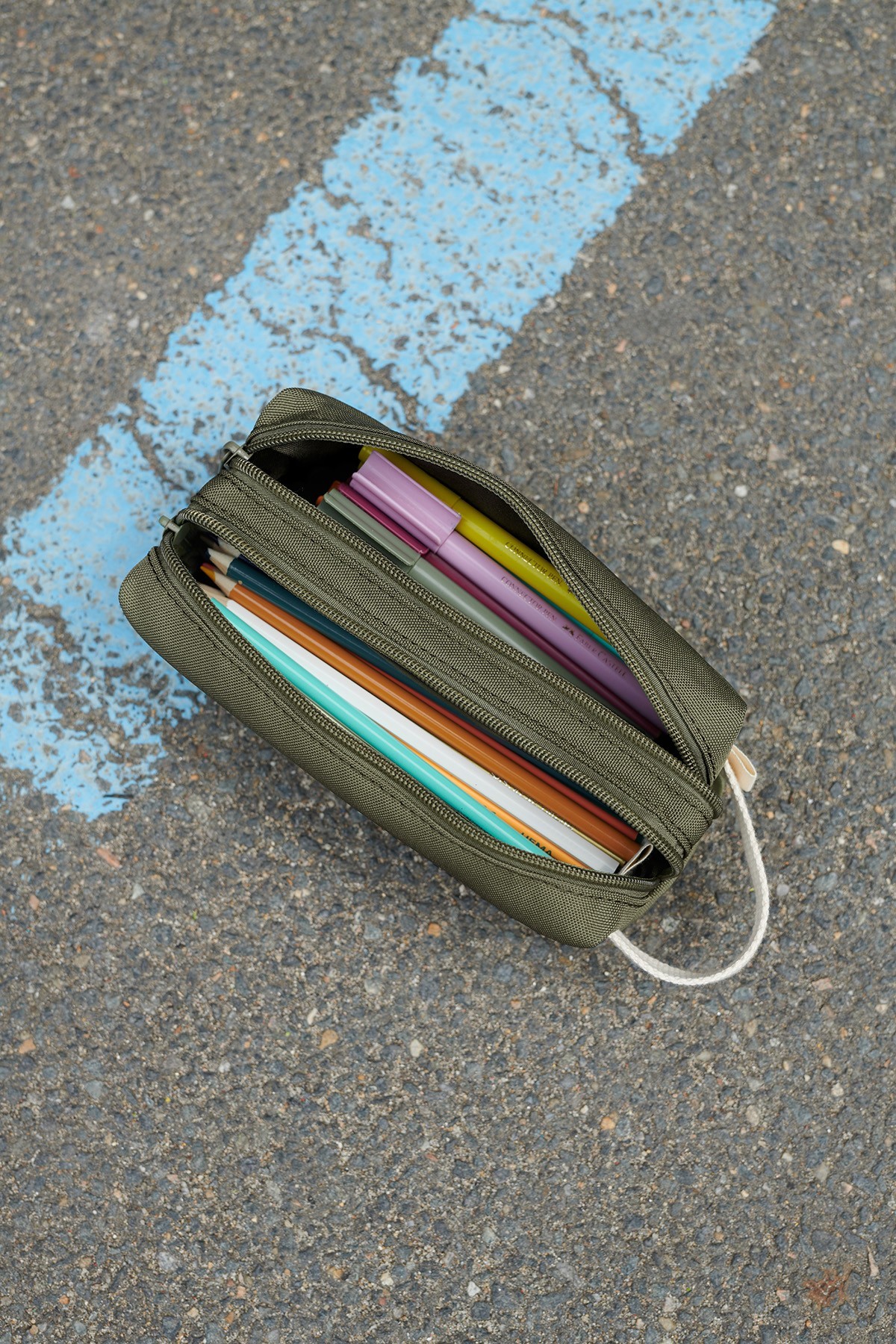 Bonito estuche escolar liso y personalizable, con dos compartimentos, perfecto para el colegio