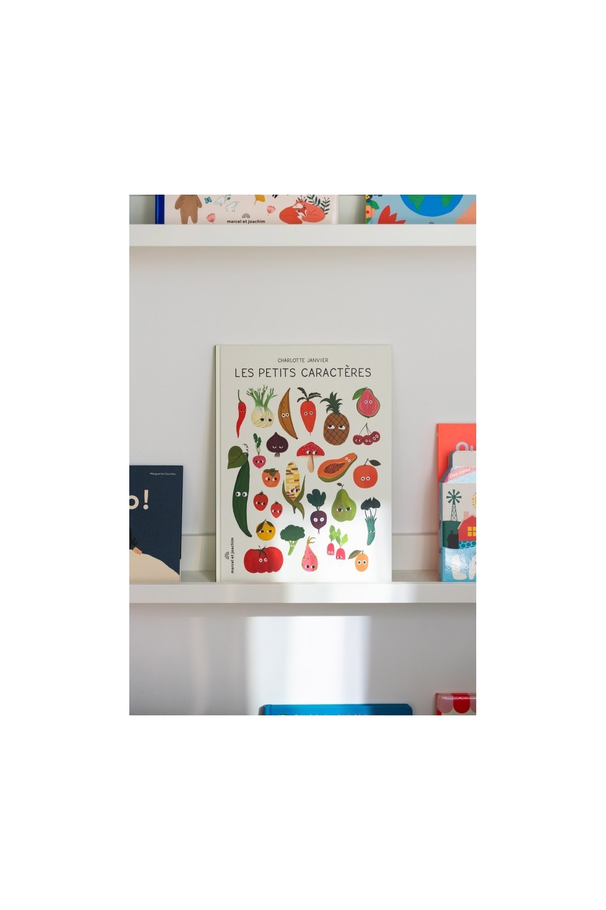 Book The Little Characters - Books 3-8 years