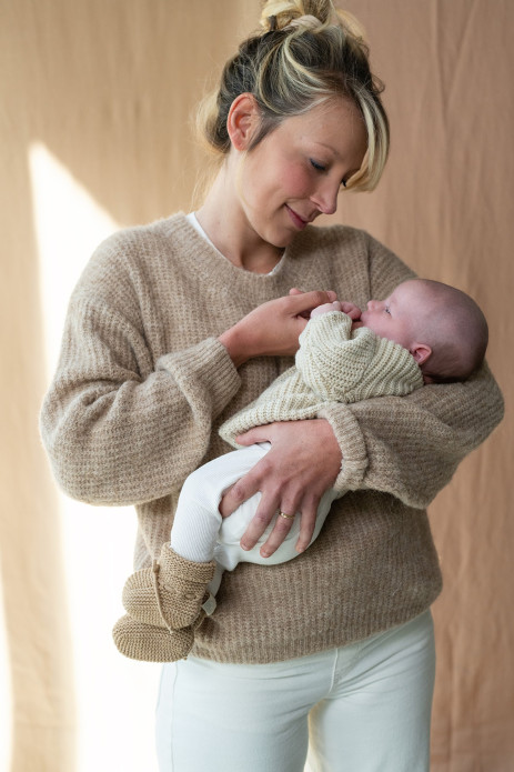 bonito patufo de punto para bebé - lista de maternidad - idea de regalo de nacimiento