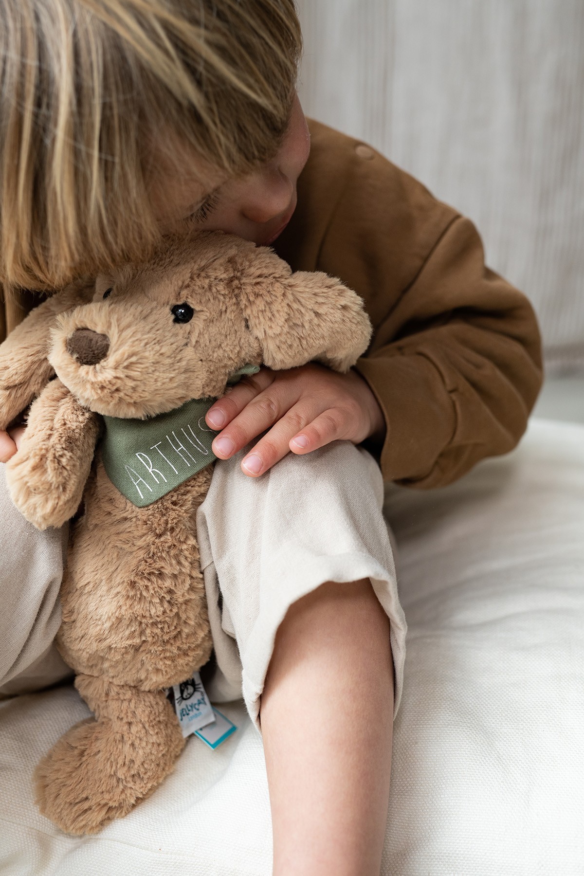 peluche perrito suave con pañuelo personalizado