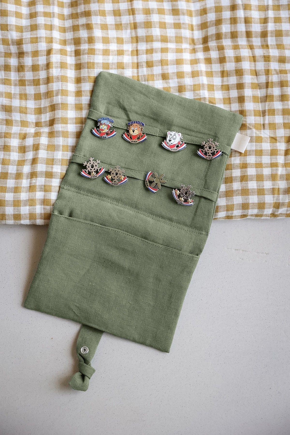 portamedallas de esquí personalizable en lino - idea de regalo original para niño