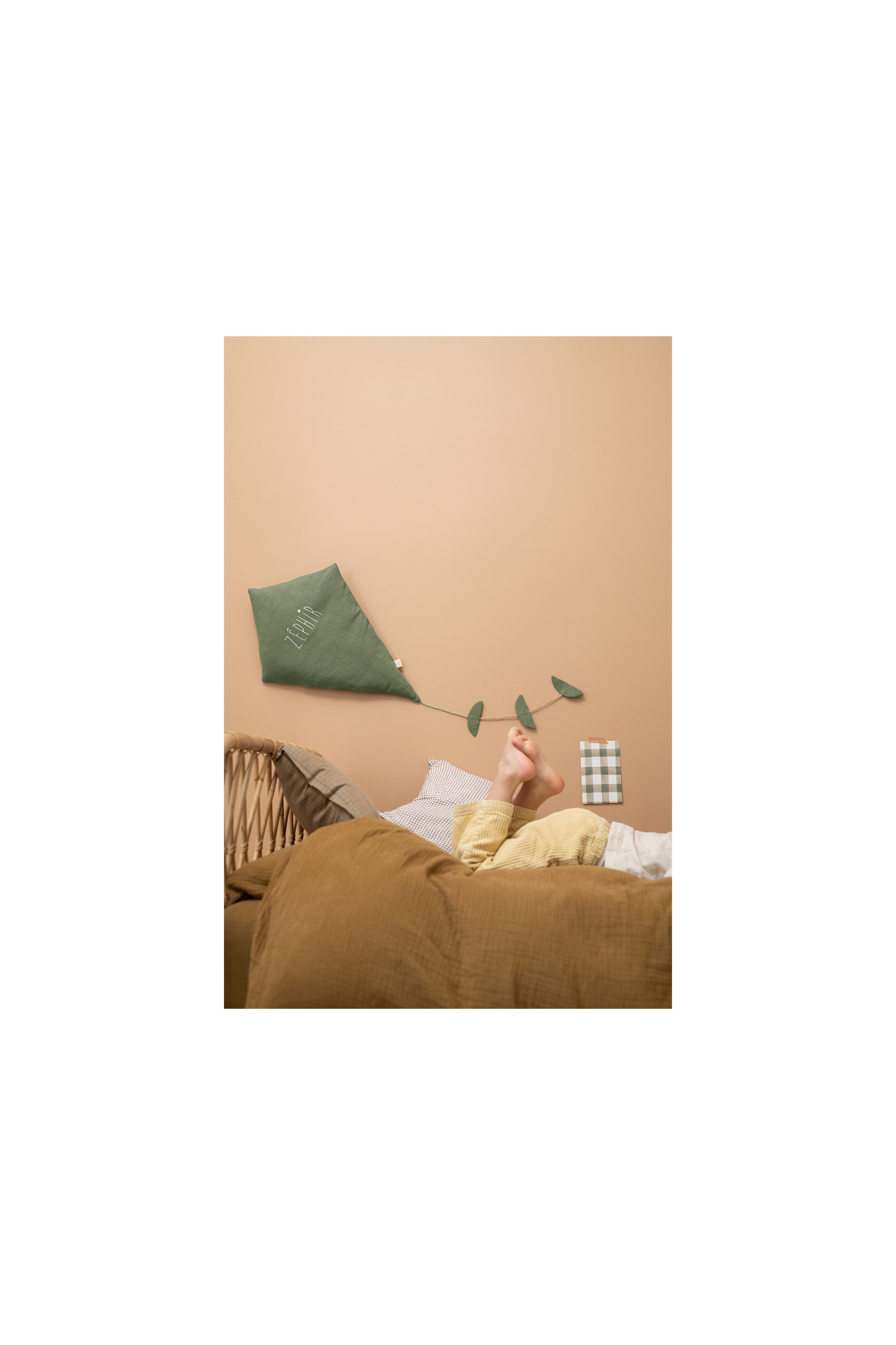 decoración original para habitación infantil - cometa de lino personalizable