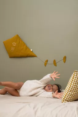 decoración original para habitación infantil - cometa de lino personalizable
