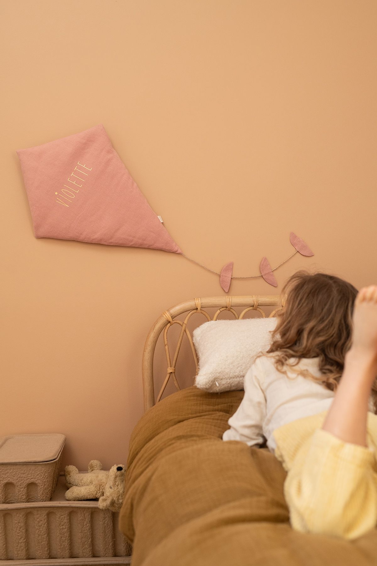 decoración original para habitación infantil - cometa de lino personalizable