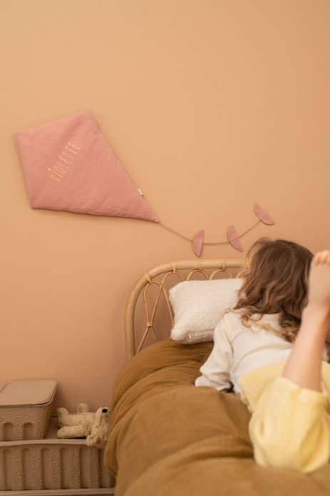 decoración original para habitación infantil - cometa de lino personalizable