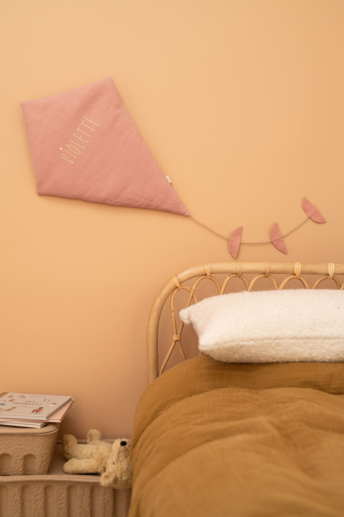 decoración original para habitación infantil - cometa de lino personalizable
