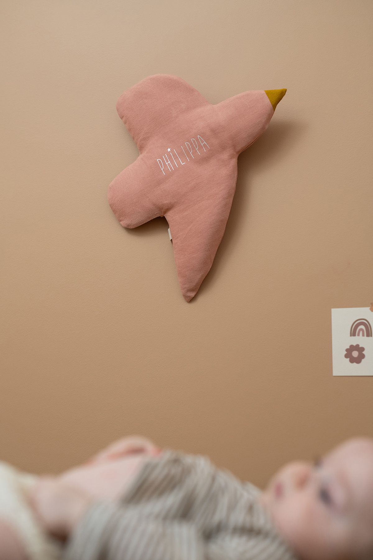 bonita decoración mural para habitación infantil - forma de pájaro en lino para personalizar