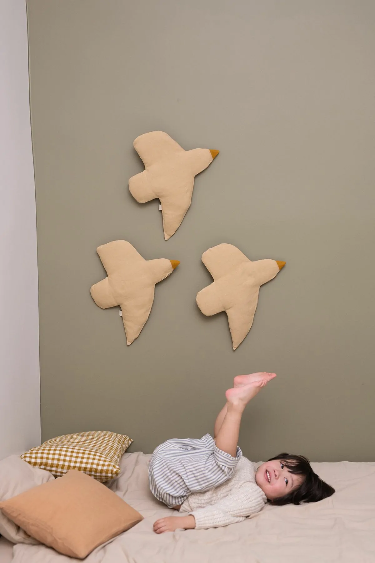 bonita decoración mural para habitación infantil - forma de pájaro en lino para personalizar