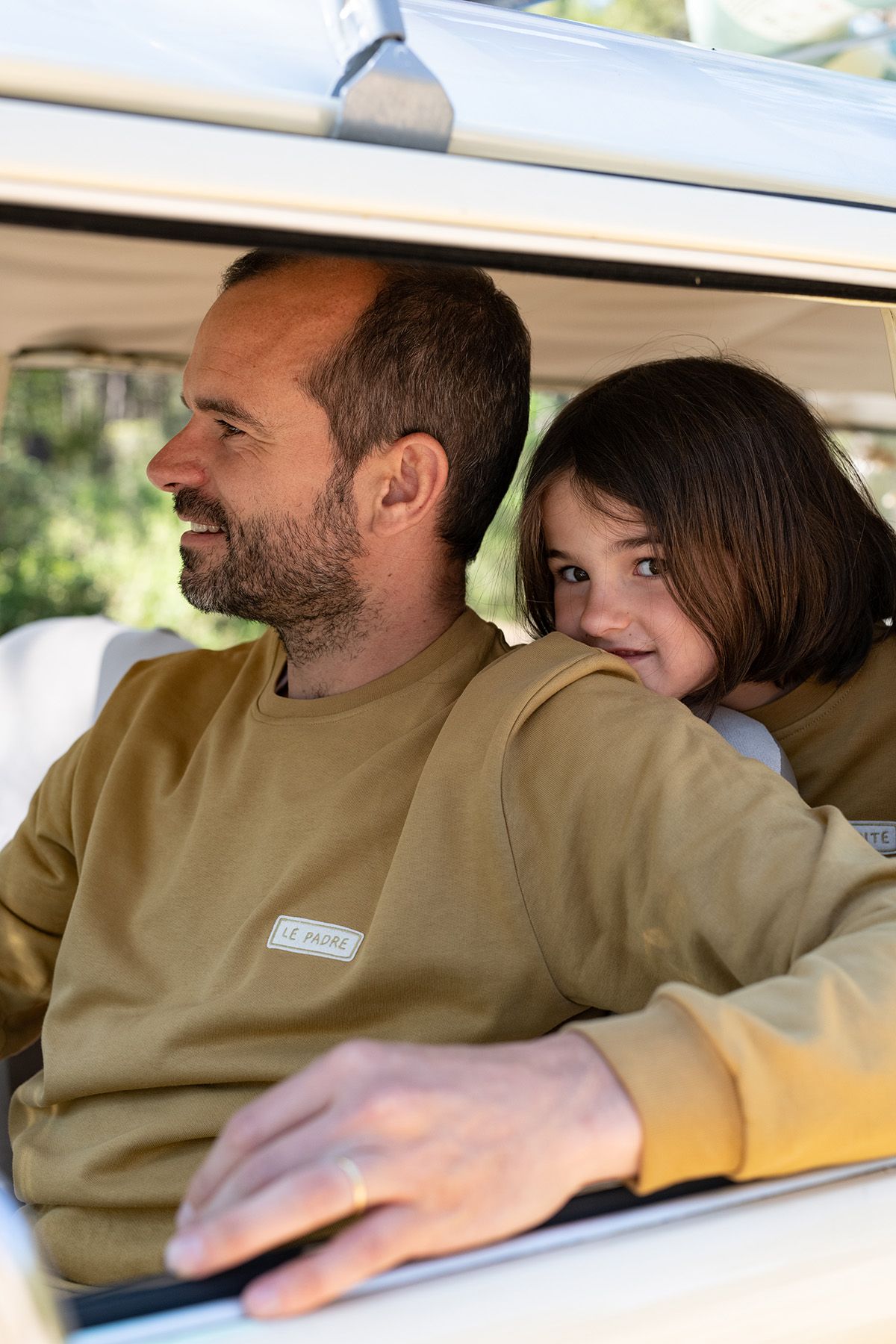 joli sweat uni et brodé - pour bébé enfant et parent