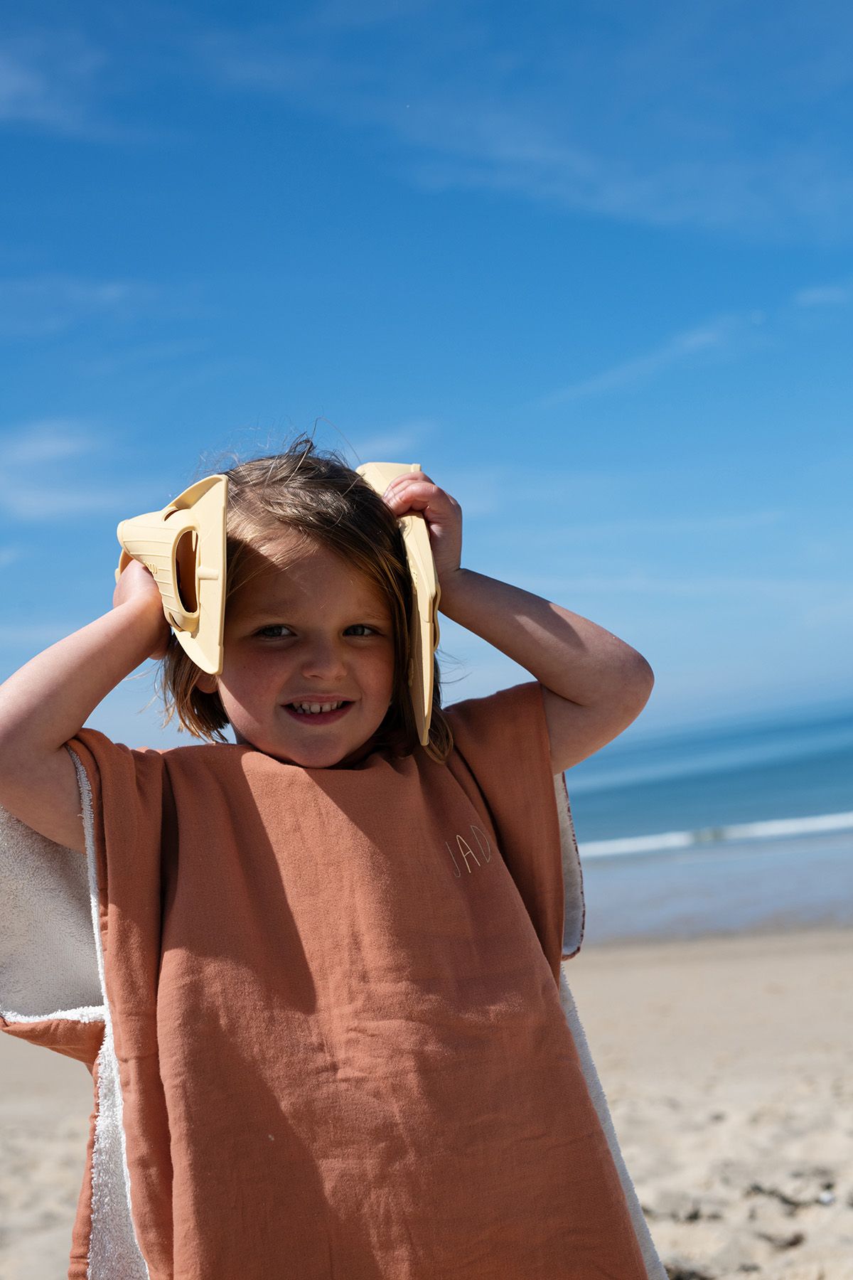 poncho liso para niño en muselina de algodón personalizable
