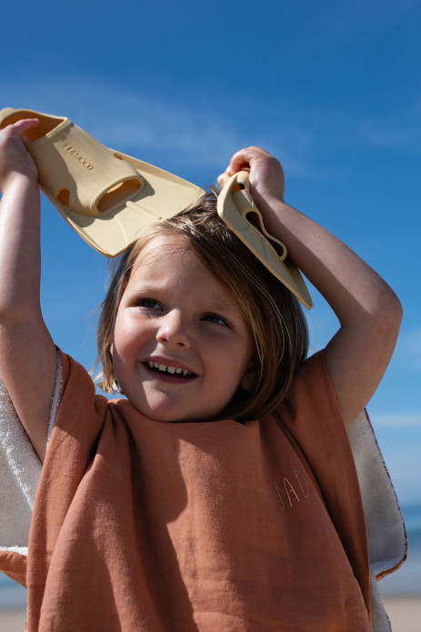 poncho liso para niño en muselina de algodón personalizable