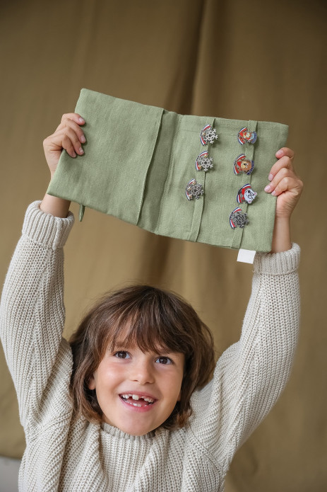 portamedallas de esquí personalizable en lino - idea de regalo original para niño