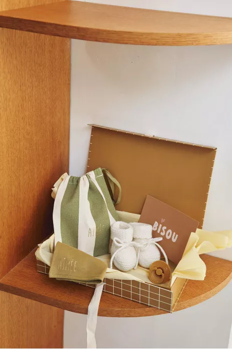 coffret cadeau naissance personnalisable bébé cocooning