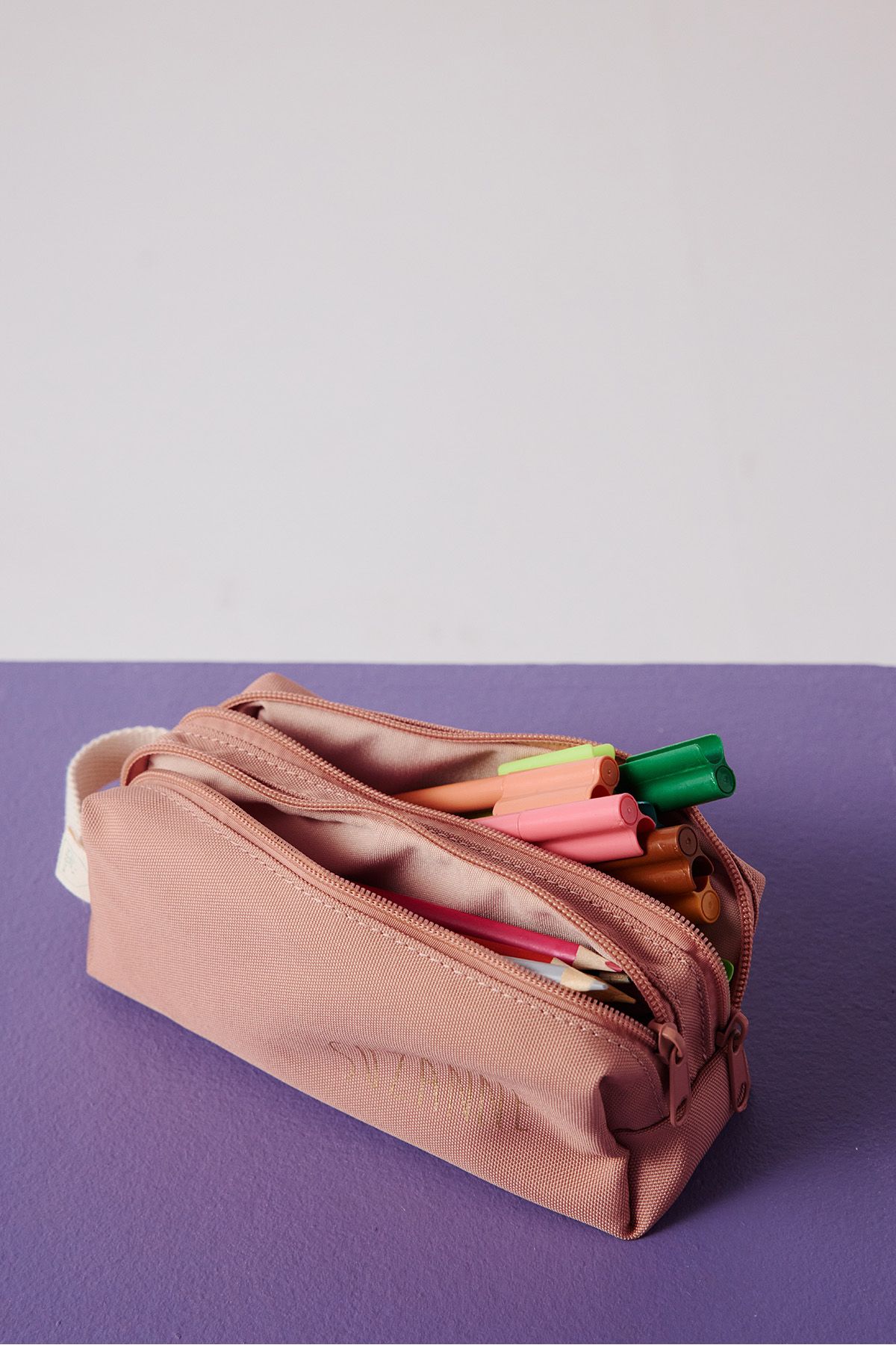 Bonito estuche escolar liso y personalizable, con dos compartimentos, perfecto para el colegio