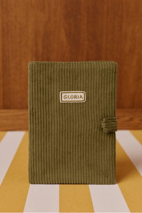 protector de cartilla de salud en terciopelo personalizable