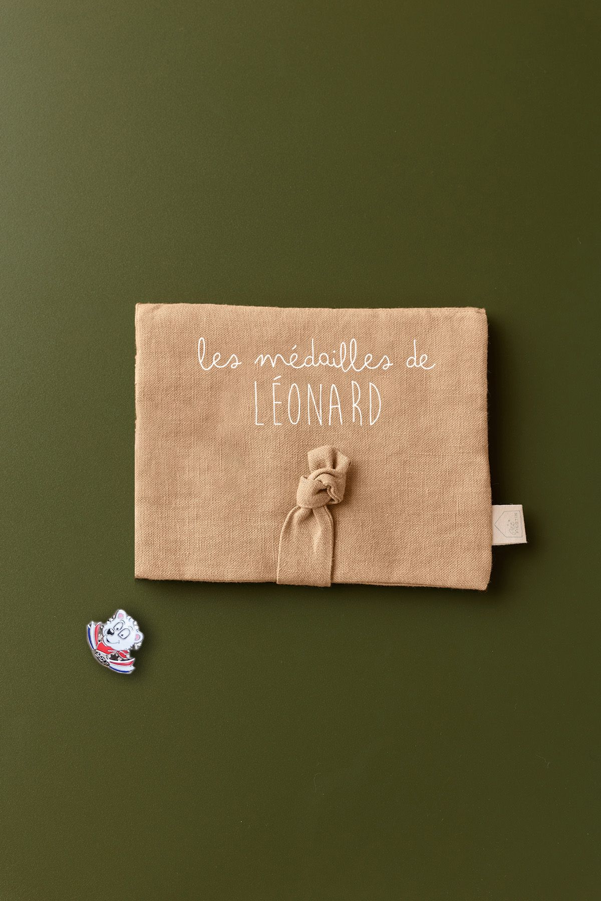 portamedallas de esquí personalizable en lino - idea de regalo original para niño
