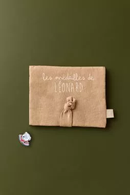 portamedallas de esquí personalizable en lino - idea de regalo original para niño