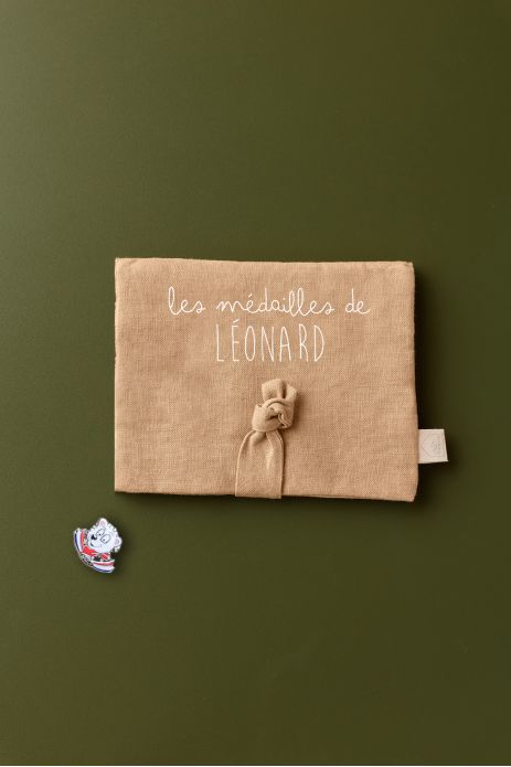 portamedallas de esquí personalizable en lino - idea de regalo original para niño