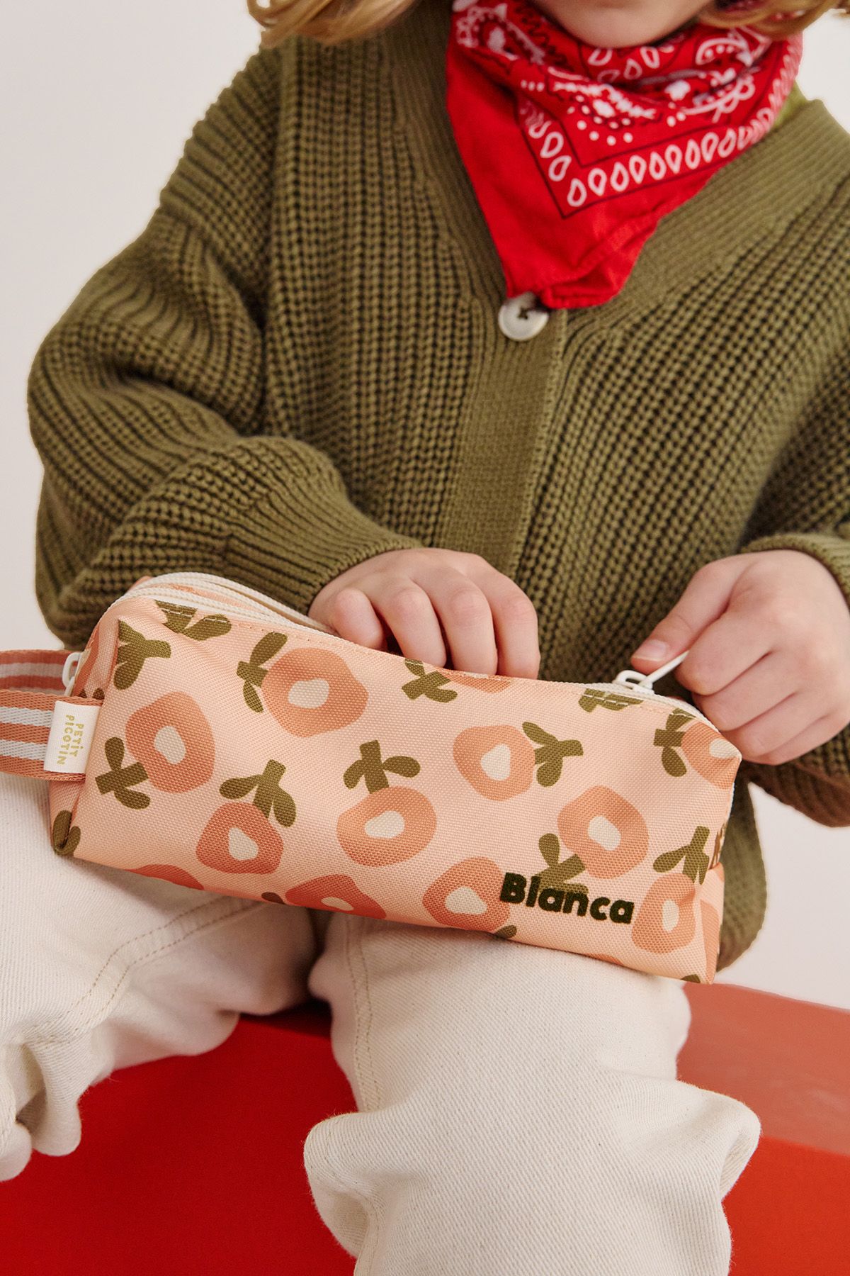 estuche de lápices infantil personalizable con compartimentos y motivos