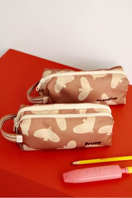 trousse à crayons enfant personnalisable avec des compartiments et à motifs