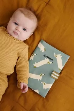 funda protectora de cartilla de salud personalizada para bebé con motivos
