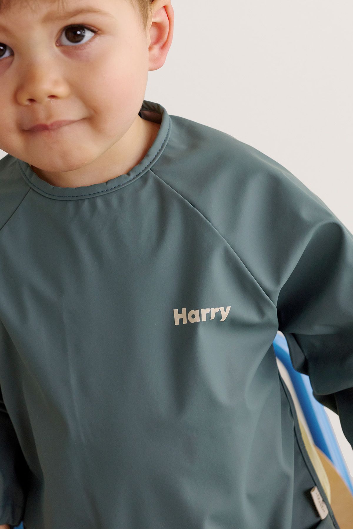 babero con mangas impermeabilizado personalizable para bebé