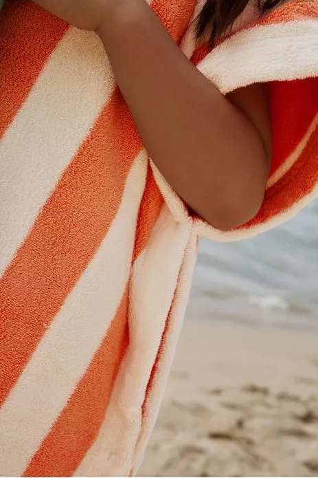 poncho rayé en éponge personnalisable pour enfant