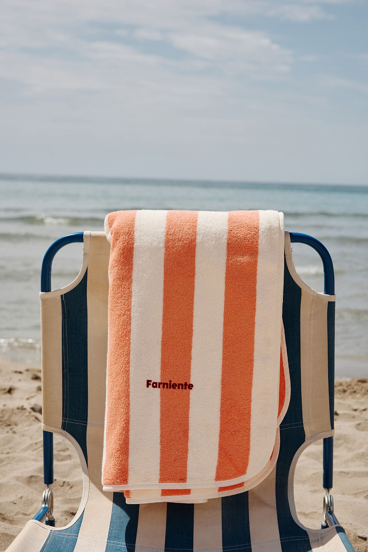 serviette de bain plage rayée et personnalisable pour enfant