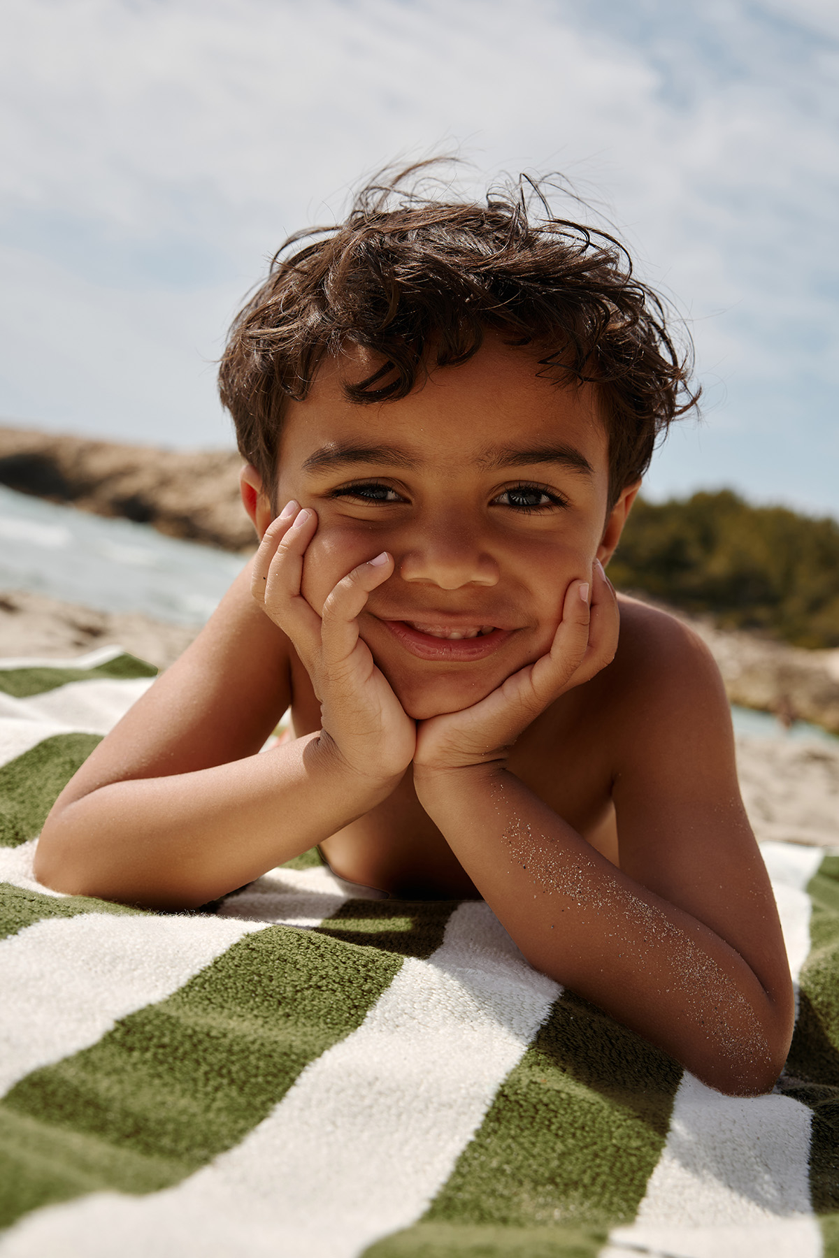 serviette de bain plage rayée et personnalisable pour enfant